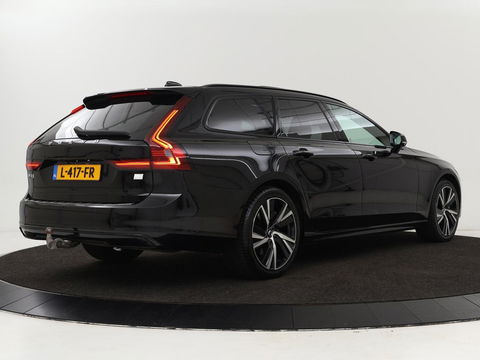 Volvo V90 2.0 T8 AWD R-Design | Panoramadak | Head-Up | Trekhaak | Stoel & stuurverwarming | Leder | 360 camera | Luchtvering | Harman/Kardon | Adaptive cruise | Achterbankverwarming
