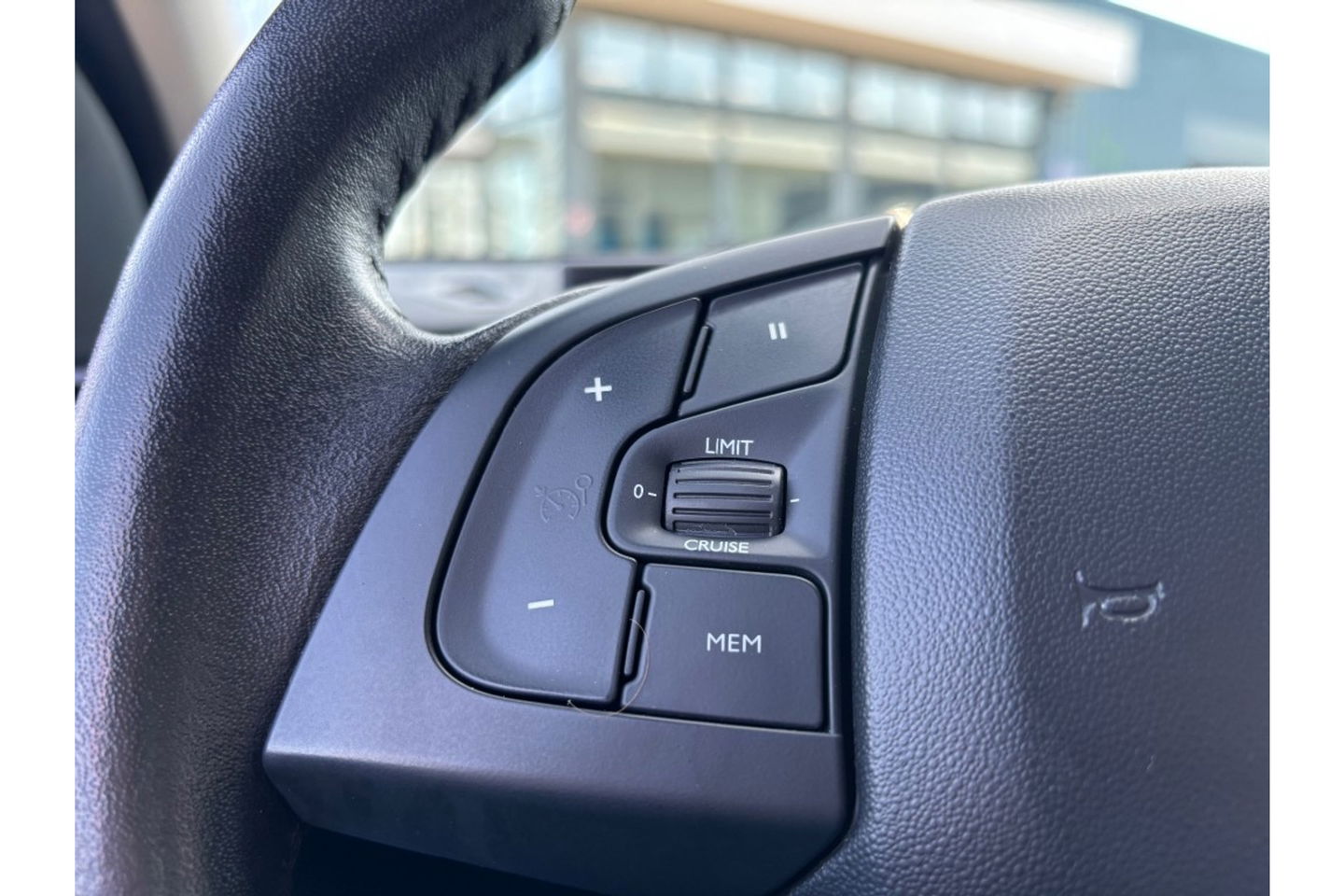 Citroën C4 Cactus 1.2 PURETECH 110PK FEEL ED. AIRCO CAPLAY NAVI PDC