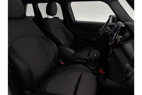 MINI Cooper 1.5 Cooper Business Edition LED Carplay Clima Cruise Navigatie 16"LMV PDC Stoelverwarming