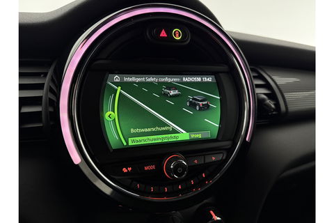 MINI Cooper 1.5 Cooper Business Edition LED Carplay Clima Cruise Navigatie 16"LMV PDC Stoelverwarming