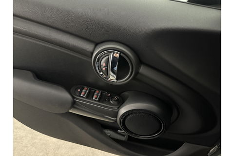 MINI Cooper 1.5 Cooper Business Edition LED Carplay Clima Cruise Navigatie 16"LMV PDC Stoelverwarming