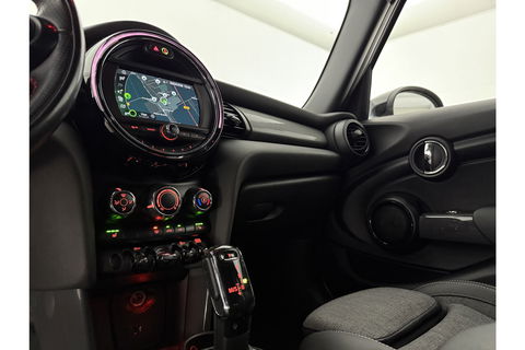 MINI Cooper 1.5 Cooper Business Edition LED Carplay Clima Cruise Navigatie 16"LMV PDC Stoelverwarming