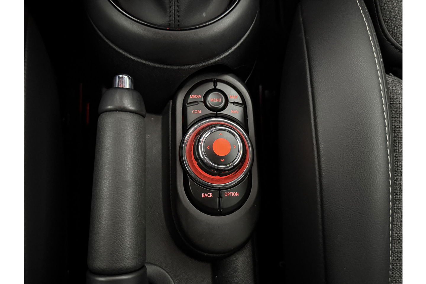 MINI Cooper 1.5 Cooper Business Edition LED Carplay Clima Cruise Navigatie 16"LMV PDC Stoelverwarming