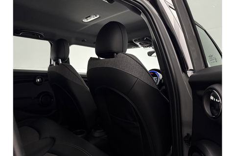 MINI Cooper 1.5 Cooper Business Edition LED Carplay Clima Cruise Navigatie 16"LMV PDC Stoelverwarming