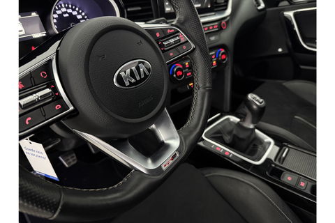 Kia pro_cee'd 1.4 T-GDI GT-PlusLine 140PK Pano Memory JBL Audio Parelmoer LED Clima Cruise Camera Carplay Navi PDC 17"LMV