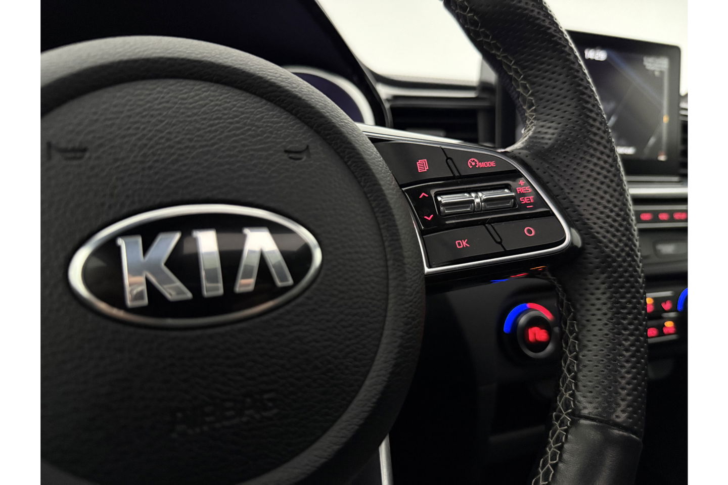 Kia pro_cee'd 1.4 T-GDI GT-PlusLine 140PK Pano Memory JBL Audio Parelmoer LED Clima Cruise Camera Carplay Navi PDC 17"LMV