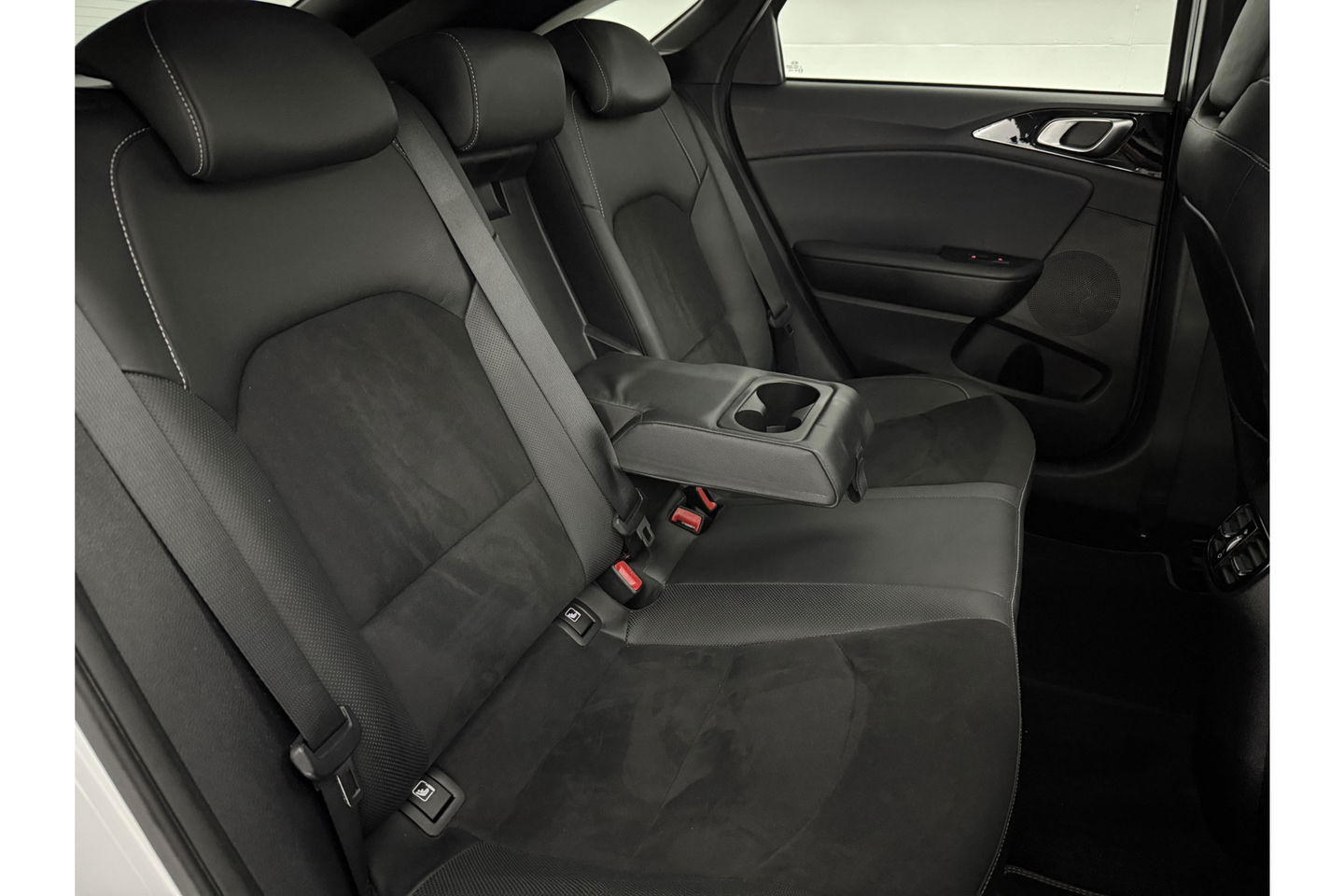 Kia pro_cee'd 1.4 T-GDI GT-PlusLine 140PK Pano Memory JBL Audio Parelmoer LED Clima Cruise Camera Carplay Navi PDC 17"LMV
