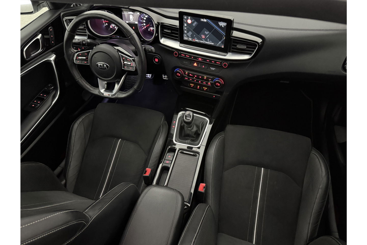 Kia pro_cee'd 1.4 T-GDI GT-PlusLine 140PK Pano Memory JBL Audio Parelmoer LED Clima Cruise Camera Carplay Navi PDC 17"LMV