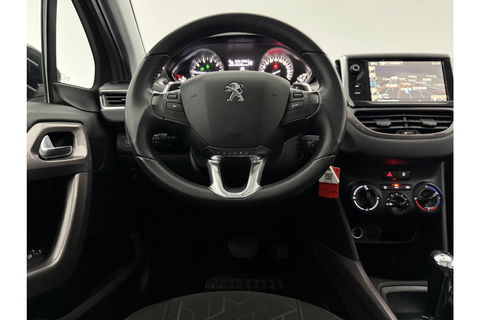 Peugeot 2008 1.2 PureTech Pano Airco Trekhaak LED Navigatie Parkeersensoren 16"LMV