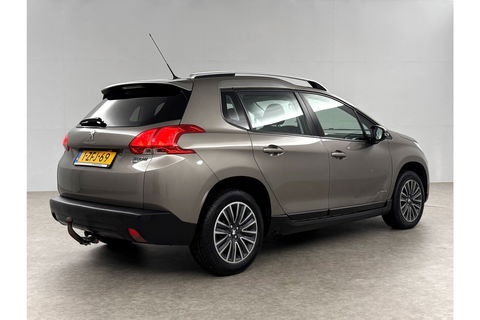 Peugeot 2008 1.2 PureTech Pano Airco Trekhaak LED Navigatie Parkeersensoren 16"LMV