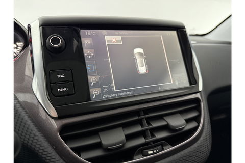 Peugeot 2008 1.2 PureTech Pano Airco Trekhaak LED Navigatie Parkeersensoren 16"LMV