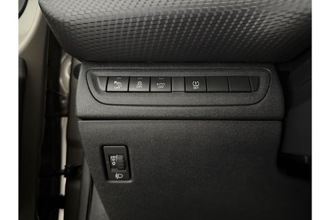 Peugeot 2008 1.2 PureTech Pano Airco Trekhaak LED Navigatie Parkeersensoren 16"LMV