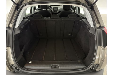Peugeot 2008 1.2 PureTech Pano Airco Trekhaak LED Navigatie Parkeersensoren 16"LMV
