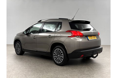 Peugeot 2008 1.2 PureTech Pano Airco Trekhaak LED Navigatie Parkeersensoren 16"LMV