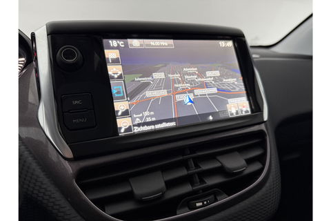 Peugeot 2008 1.2 PureTech Pano Airco Trekhaak LED Navigatie Parkeersensoren 16"LMV
