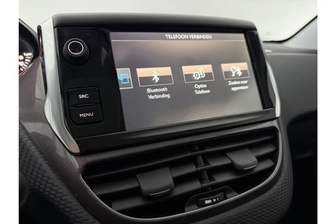 Peugeot 2008 1.2 PureTech Pano Airco Trekhaak LED Navigatie Parkeersensoren 16"LMV