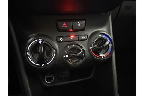 Peugeot 2008 1.2 PureTech Pano Airco Trekhaak LED Navigatie Parkeersensoren 16"LMV