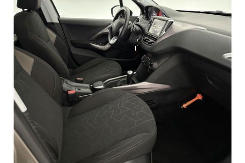 Peugeot 2008 1.2 PureTech Pano Airco Trekhaak LED Navigatie Parkeersensoren 16"LMV