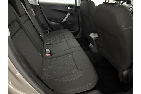 Peugeot 2008 1.2 PureTech Pano Airco Trekhaak LED Navigatie Parkeersensoren 16"LMV