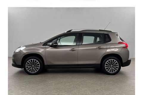 Peugeot 2008 1.2 PureTech Pano Airco Trekhaak LED Navigatie Parkeersensoren 16"LMV