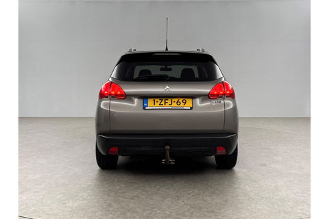 Peugeot 2008 1.2 PureTech Pano Airco Trekhaak LED Navigatie Parkeersensoren 16"LMV