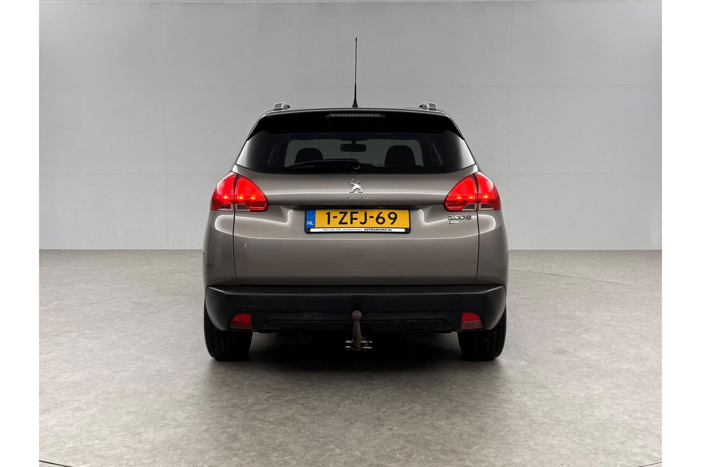 Peugeot 2008 1.2 PureTech Pano Airco Trekhaak LED Navigatie Parkeersensoren 16"LMV