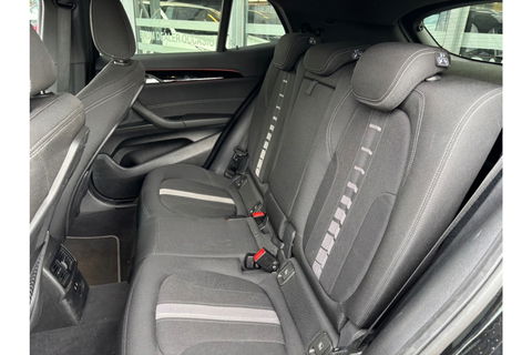 BMW X2 SDRIVE18I BNSED+ AUTOMAAT AIRCO LMV LED PDC-CAMERA