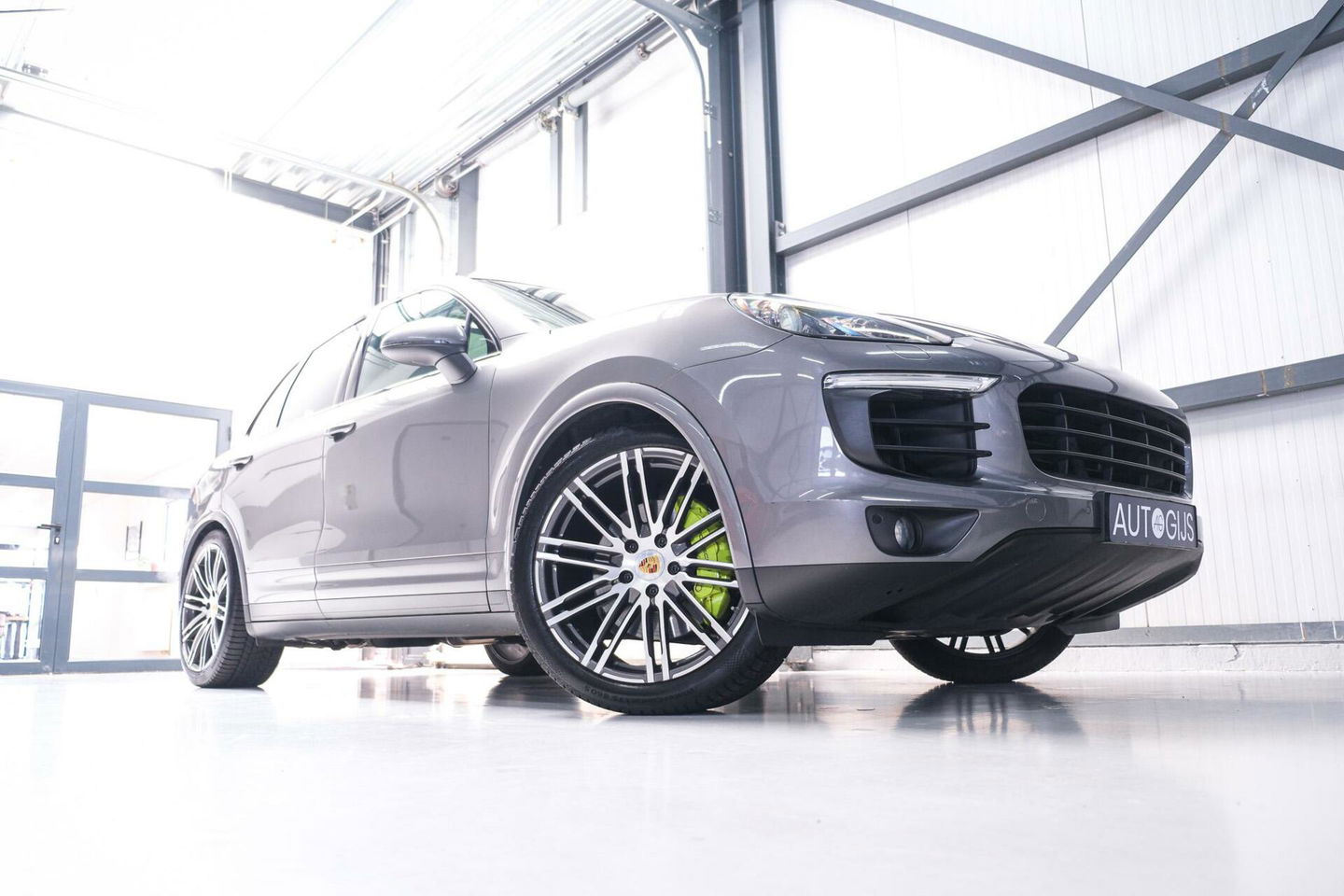 Porsche Cayenne 3.0 S E-Hybrid 416 pk | NL auto NAP | Rijklaarprijs | Bose | Panoramadak | 21 inch | Meteorgrey |