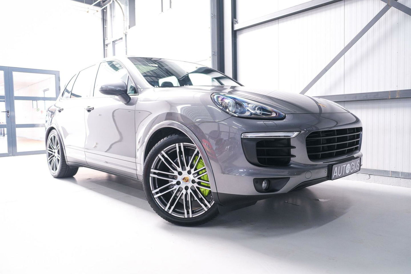 Porsche Cayenne 3.0 S E-Hybrid 416 pk | NL auto NAP | Rijklaarprijs | Bose | Panoramadak | 21 inch | Meteorgrey |
