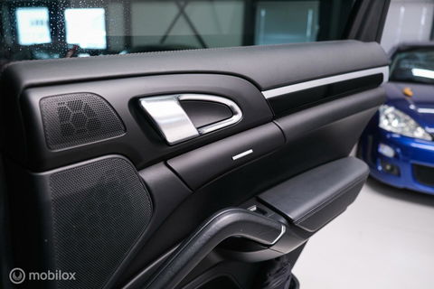 Porsche Cayenne 3.0 S E-Hybrid 416 pk | NL auto NAP | Rijklaarprijs | Bose | Panoramadak | 21 inch | Meteorgrey |