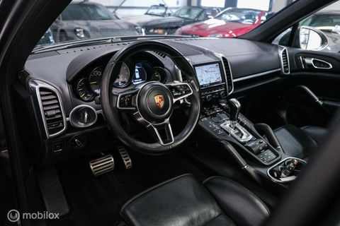 Porsche Cayenne 3.0 S E-Hybrid 416 pk | NL auto NAP | Rijklaarprijs | Bose | Panoramadak | 21 inch | Meteorgrey |