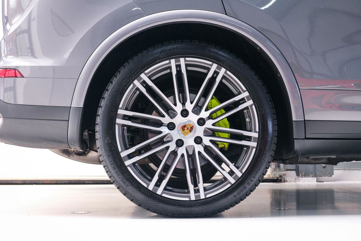 Porsche Cayenne 3.0 S E-Hybrid 416 pk | NL auto NAP | Rijklaarprijs | Bose | Panoramadak | 21 inch | Meteorgrey |