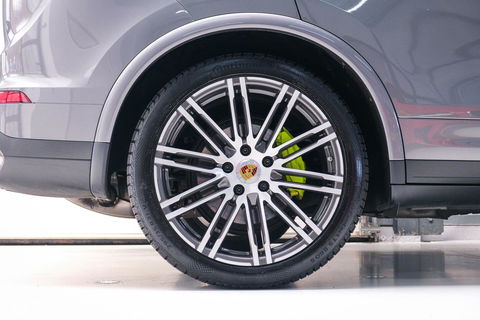 Porsche Cayenne 3.0 S E-Hybrid 416 pk | NL auto NAP | Rijklaarprijs | Bose | Panoramadak | 21 inch | Meteorgrey |