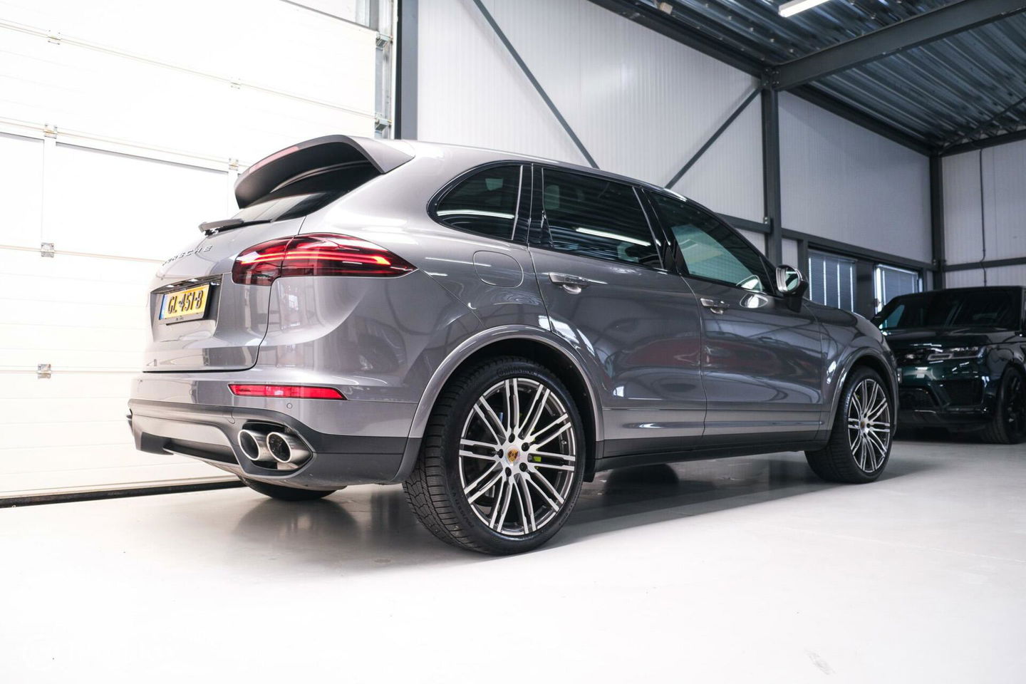 Porsche Cayenne 3.0 S E-Hybrid 416 pk | NL auto NAP | Rijklaarprijs | Bose | Panoramadak | 21 inch | Meteorgrey |
