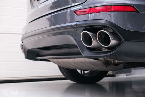 Porsche Cayenne 3.0 S E-Hybrid 416 pk | NL auto NAP | Rijklaarprijs | Bose | Panoramadak | 21 inch | Meteorgrey |