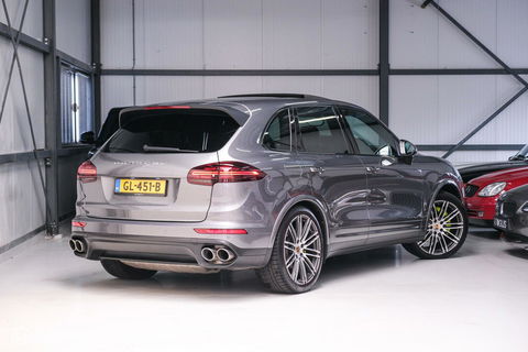 Porsche Cayenne 3.0 S E-Hybrid 416 pk | NL auto NAP | Rijklaarprijs | Bose | Panoramadak | 21 inch | Meteorgrey |