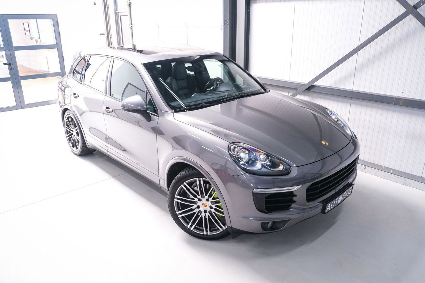 Porsche Cayenne 3.0 S E-Hybrid 416 pk | NL auto NAP | Rijklaarprijs | Bose | Panoramadak | 21 inch | Meteorgrey |