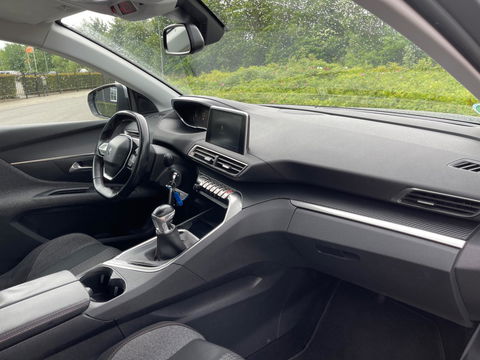 Peugeot 5008 1.2 PureTech BLEU LEASE EXCUTIVE 7-PERSOONS