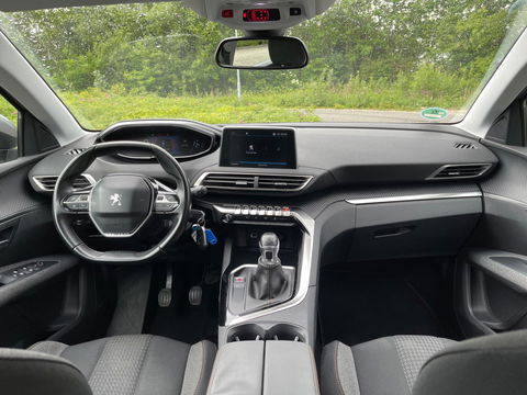Peugeot 5008 1.2 PureTech BLEU LEASE EXCUTIVE 7-PERSOONS