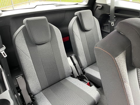 Peugeot 5008 1.2 PureTech BLEU LEASE EXCUTIVE 7-PERSOONS