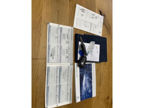 Peugeot 5008 1.2 PureTech BLEU LEASE EXCUTIVE 7-PERSOONS