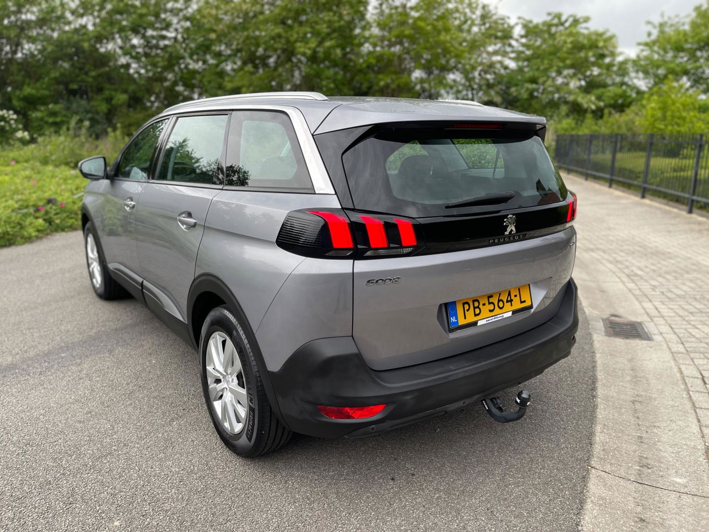 Peugeot 5008 1.2 PureTech BLEU LEASE EXCUTIVE 7-PERSOONS