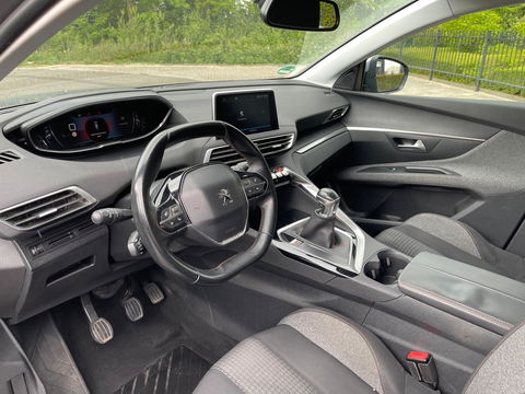 Peugeot 5008 1.2 PureTech BLEU LEASE EXCUTIVE 7-PERSOONS