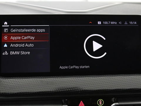 BMW 1-serie 118i Business Edition | Luxury Line | Panoramadak | Leder | Stoel & stuurverwarming | Camera | Carplay | Full LED | Live Cockpit | Navigatie | HiFi System | Parkeerhulp | Climate control