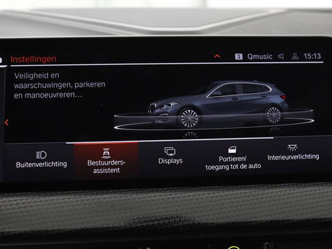BMW 1-serie 118i Business Edition | Luxury Line | Panoramadak | Leder | Stoel & stuurverwarming | Camera | Carplay | Full LED | Live Cockpit | Navigatie | HiFi System | Parkeerhulp | Climate control