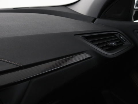 BMW 1-serie 118i Business Edition | Luxury Line | Panoramadak | Leder | Stoel & stuurverwarming | Camera | Carplay | Full LED | Live Cockpit | Navigatie | HiFi System | Parkeerhulp | Climate control