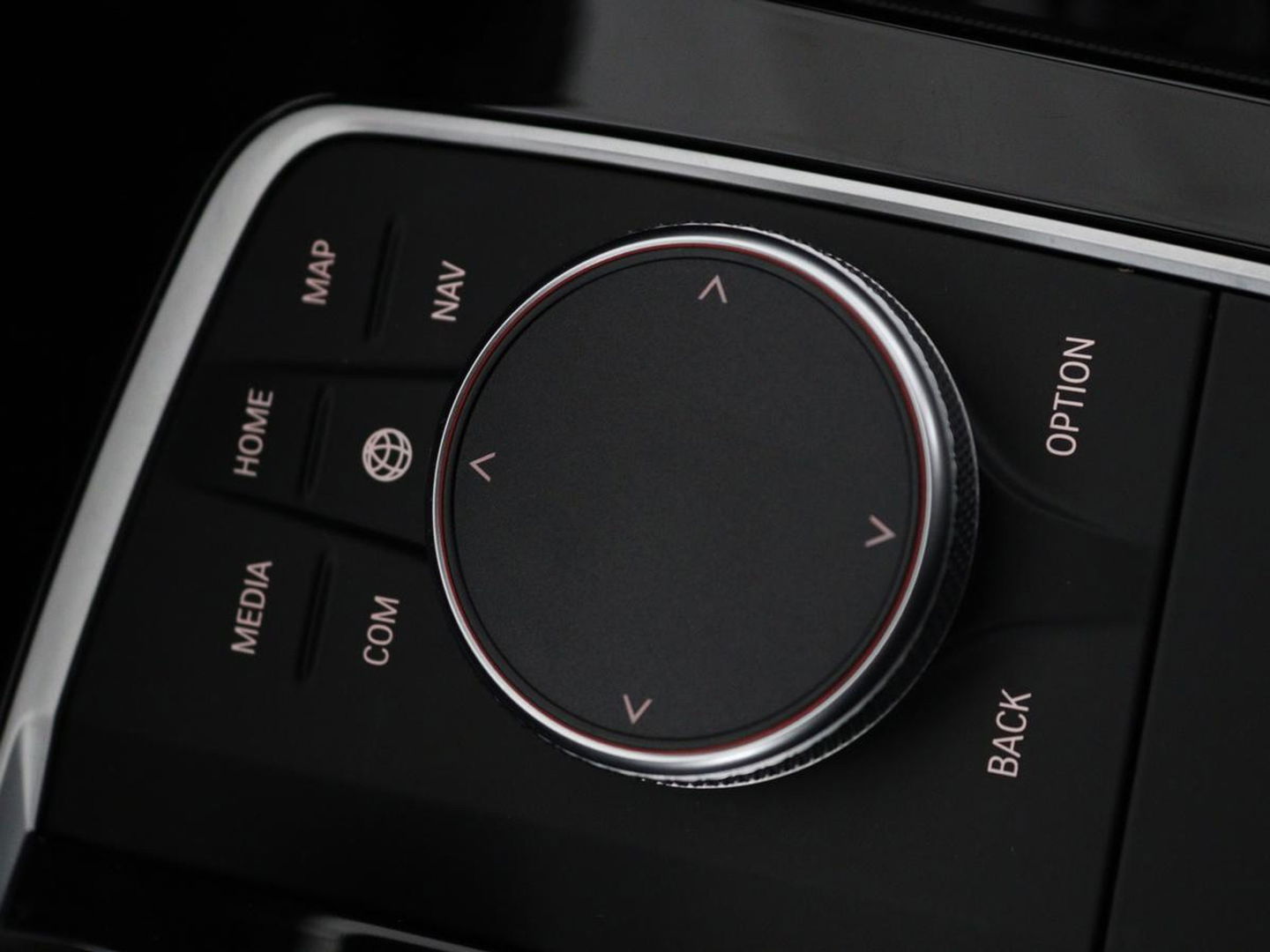 BMW 1-serie 118i Business Edition | Luxury Line | Panoramadak | Leder | Stoel & stuurverwarming | Camera | Carplay | Full LED | Live Cockpit | Navigatie | HiFi System | Parkeerhulp | Climate control