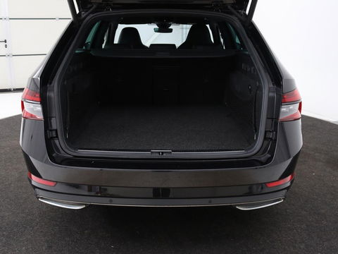 Škoda Superb 1.4 TSI iV Sportline | Leder/Alcantara | Stoel & stuurverwarming | Adaptive cruise | Matrix LED | Camera | Navigatie | Keyless | Carplay | Navigatie | Memory | Virtual Cockpit | PHEV