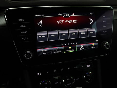 Škoda Superb 1.4 TSI iV Sportline | Leder/Alcantara | Stoel & stuurverwarming | Adaptive cruise | Matrix LED | Camera | Navigatie | Keyless | Carplay | Navigatie | Memory | Virtual Cockpit | PHEV