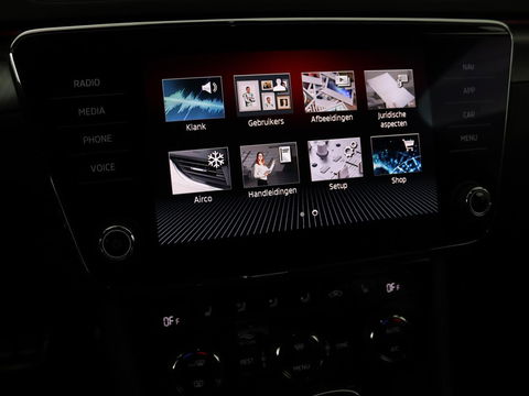 Škoda Superb 1.4 TSI iV Sportline | Leder/Alcantara | Stoel & stuurverwarming | Adaptive cruise | Matrix LED | Camera | Navigatie | Keyless | Carplay | Navigatie | Memory | Virtual Cockpit | PHEV